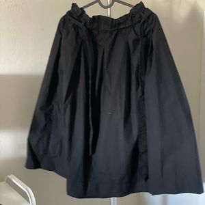 Black skirt with pockets